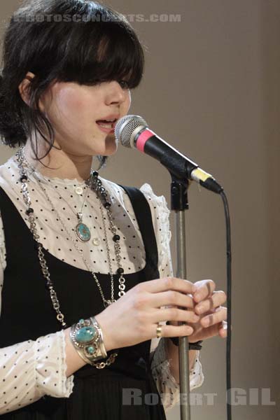 SOKO - 2007-04-03 - PARIS - Centre Culturel Suedois - 